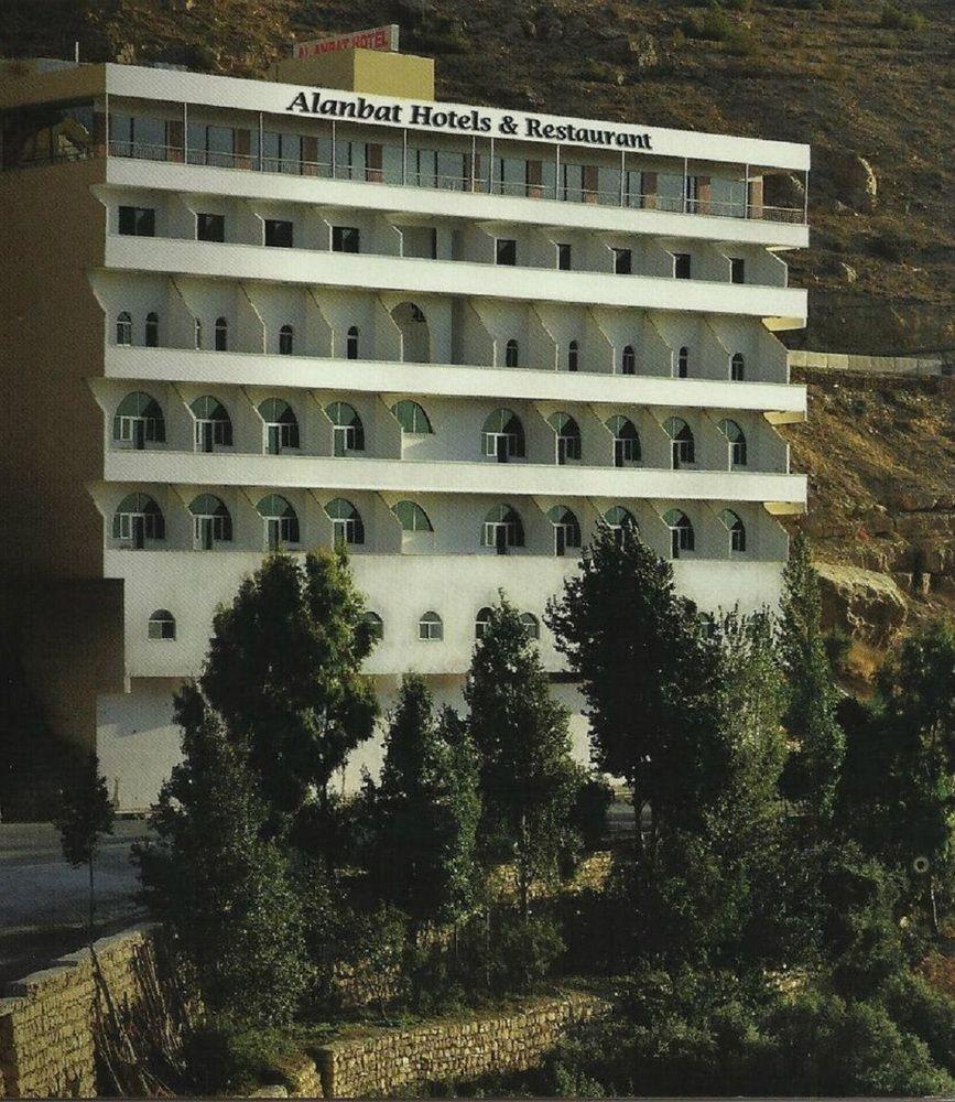 Al Anbat Hotel & Restaurant Wadi Musa Bagian luar foto